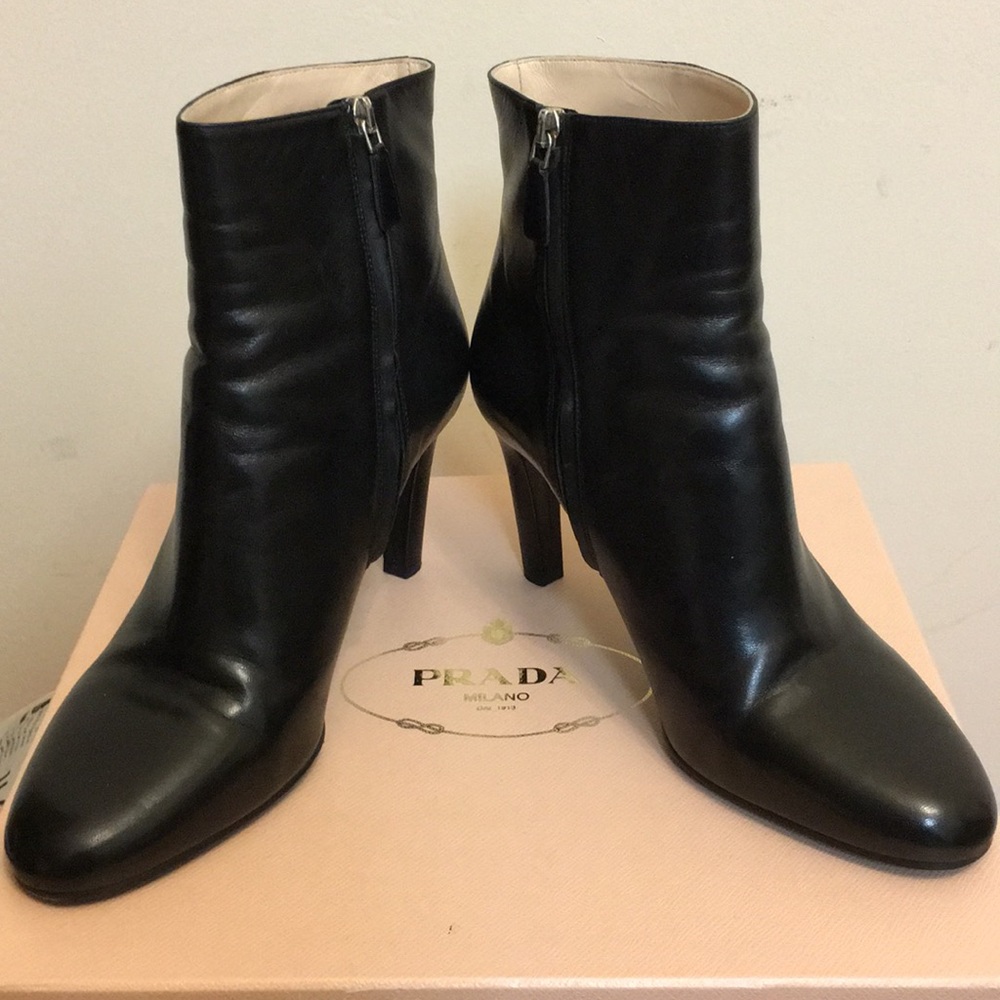 AUTH. PRADA LEATHER BOOTIES SZ 40 1/2 (US SZ 10.5)